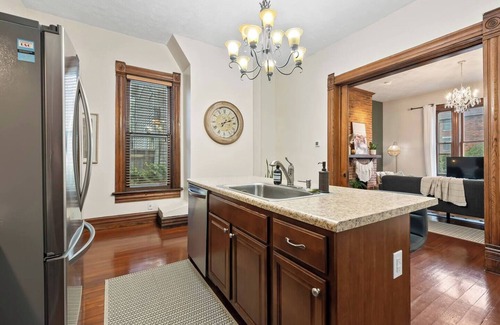 Victorian Village Condo | Unwind and relax in this idyllic Short North hangout.