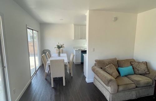 Lake View Terrace House | Unwind and Rest in Your Peaceful Lakeview Terrace Home, Relaxing Midterm Stay!