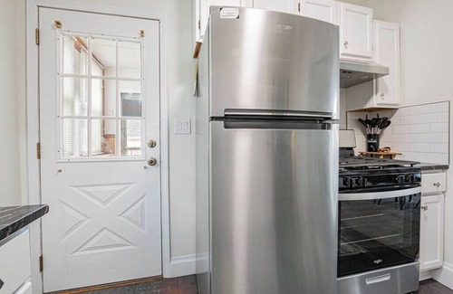 Firestone Park House | Unwind at a Retreat Haven