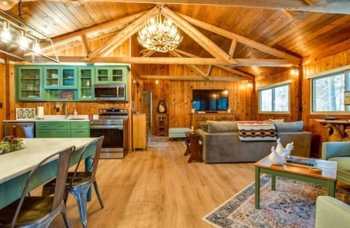 Muscoda Cabin | Unwind at Driftless Pines - NEW