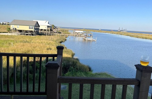 Lake Catherine House | Unwind by the Water - property 35 minutes to the French Quarter