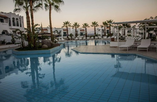 Sharm El Sheikh Hotel | Unwind in a Stylish Room Near the Red Sea - Ideal for Water Sports Enthusiasts