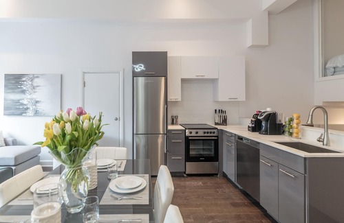 Mile End Condo | Unwind in a Multilevel Loft in the Heart of Trendy Mile End