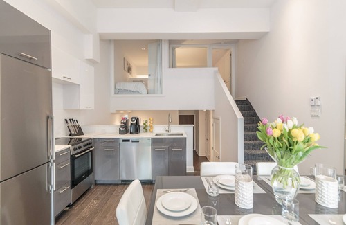 Mile End Condo | Unwind in a Multilevel Loft in the Heart of Trendy Mile End