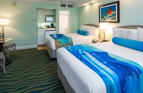 St. Pete Beach Hotel | Unwind in Our Florida Haven! 2 Spacious Units, Outdoor Pool!