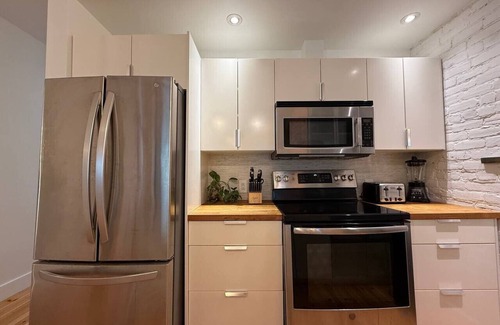 Maisonneuve Condo | Unwind in Style | 3BR Oasis Near Olympic Park