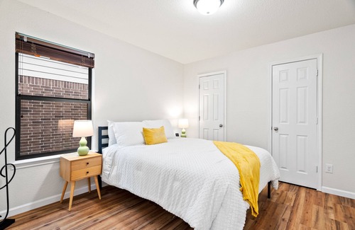 San Antonio House | Unwind in Style and Comfort