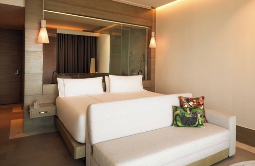 Punta Sam Hotel | Unwind in Style: Beachfront Resort w/Tranquil Pools, Spa & Delicious Cuisine