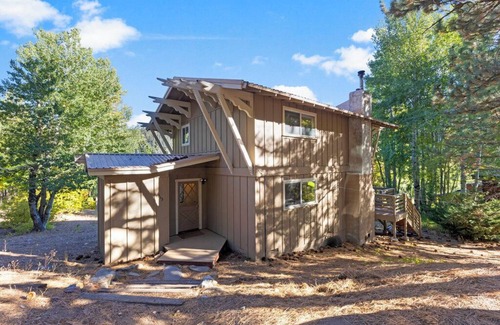 Olympic Valley House | Unwind in the ultimate mountain setting! And just nine minutes to the Lake!