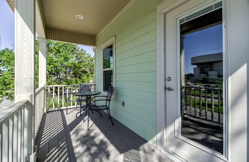 Old East Hill House | Unwind in Urban Bliss: Relax Near Downtown Nightlife & Pensacola Beach