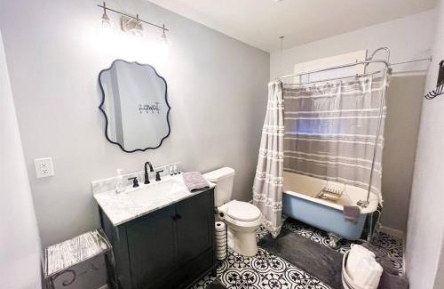 Lafayette House | Unwind & Relax at Azalea Cottage on Bayou