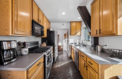 Olympic Valley Cabin | Unwind with Olympic Valley views in this dog friendly retreat!