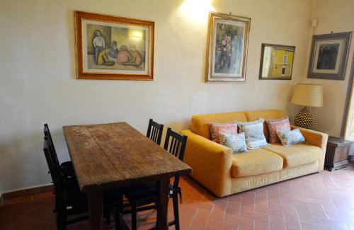Santissima Annunziata Apartment | UNYCA - Typical Florentine Hideaway