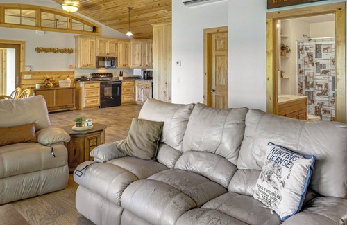 Parkers Prairie Cabin | Up North Long Lake Retreat on Private Peninsula!