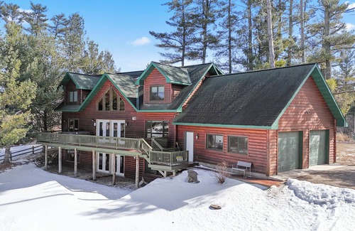 Emily House | Up North Majestic Pines Retreat Lodge on Mary Lake, Emily MN