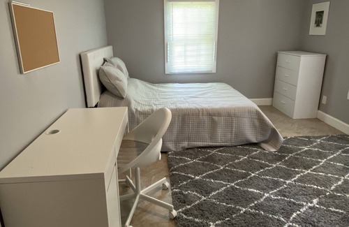Macon House | Up to 10 guests! 5 bathroom 5 bedroom near Mercer