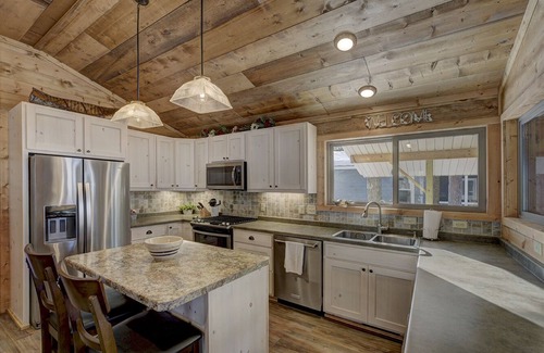 Eagle River Resort | UP TO 13 BEDROOMS 5 BATHROOMS SLEEPS 38+ SEND INQUIRY FOR PRICING