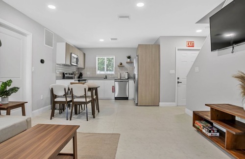Downtown Fort Lauderdale House | Up to 30 Guests in 3 Identical Brand New Townhomes in Downtown Fort Lauderdale