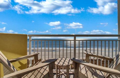 Atlantic Beach Apartment | Updated 1 BR Oceanfront Condo in Baywatch!