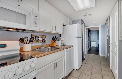 Atlantic Beach Condo | Updated 1 BR Oceanfront Condo in Baywatch!