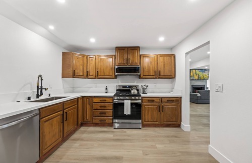 Catalina Island Apartment | Updated 2 bedroom unit with OCEAN VIEWS!