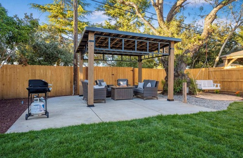 Santa Maria House | Updated 3 Bd Home | Pet Friendly | Backyard Oasis