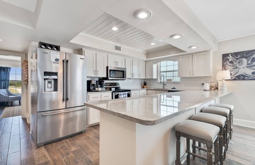 Southpointe House | Updated 3 Bdrm Gulf Front home with awesome views just steps from the beach