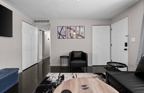 Bryant Pattengill East House | Updated 3 bedroom house, central to everything Ann Arbor with self check in!
