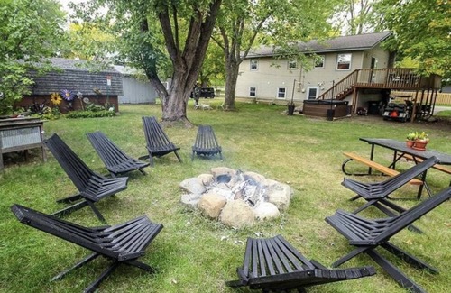 Avon House | Updated 3b 2ba Home w/ hot tub, quick walk to private community beach!