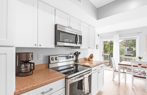 Spinnaker Beachhouses House | Updated 3BR/2BA Spinnaker! Close to Beaches! Pet Friendly! Amenity Cards!