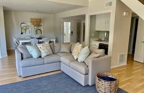 Spinnaker Beachhouses House | Updated, 3BR End Unit Spinnaker w/Beach Boardwalk Access Across Street! Amenity Cards!