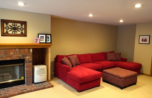Lincoln Condo | Updated 4br/3.5 Bath Unit; Partial A/C