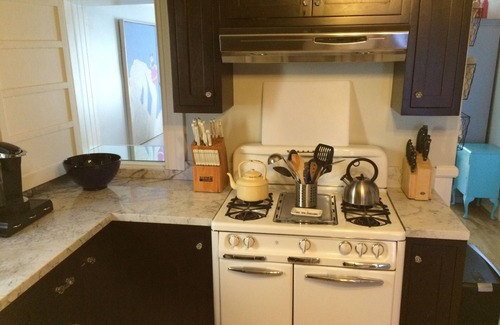 Highland Park House | Updated 6 Bedroom Craftsman w/EV Charging Station Metro & Walking Friendly