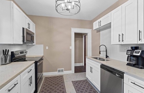 Central Hyde Park House | Updated 6Br, near dwntwn, Chiefs stadium, and KC’s Best