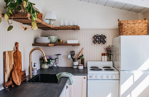 Dennis Cottage | Updated Antique Cottage Walkable to Beach, Lake & Downtown