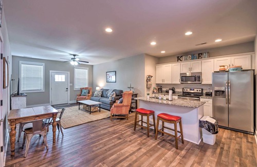Bowling Green Apartment | Updated Apt: 1 Mi to Western Kentucky University!