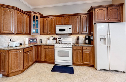 Sun Ridge House | Updated Bayside Resort Home w/Shared Pools, Easy Beach Access, & Fast WiFi