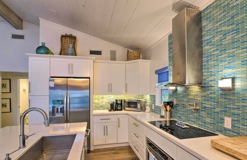 Bermuda Beach House | Updated Beach House w/ Private Beach + Hot Tub!