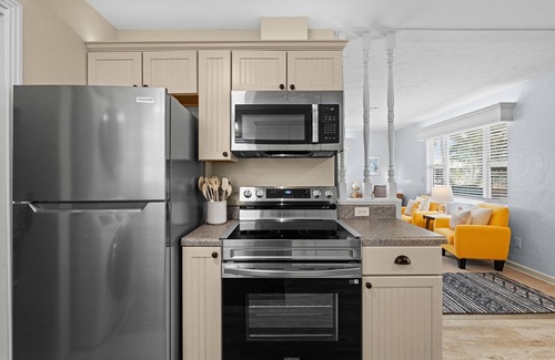 Nokomis House | Updated Beach House. Walk to Beach, Shop, Waterfront Dining 2 Bed 1 Bath