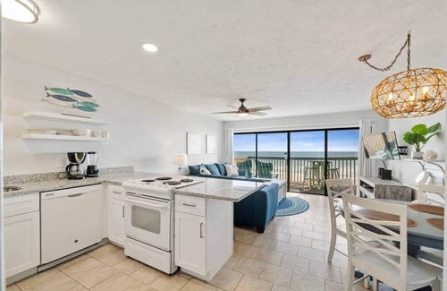 Carolina Beach Apartment | Updated beachfront condo with stunning views!
