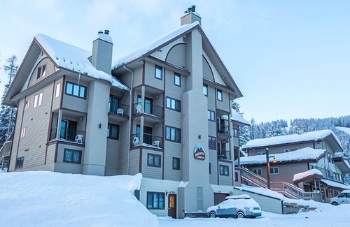 Whitefish Condo | Updated & Bright Mountain Condo