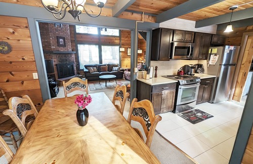 Sunriver House | Updated Cabin Feel, Pet Friendly - Lava Top 1