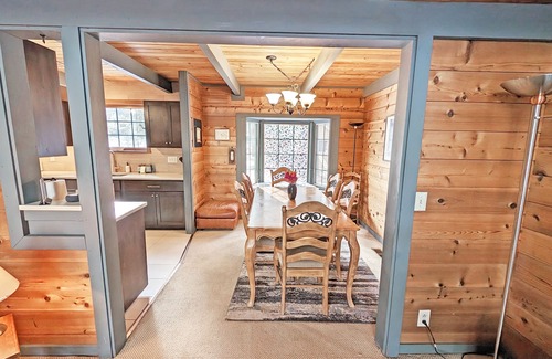 Sunriver House | Updated Cabin Feel, Pet Friendly - Lava Top 1