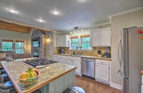 Calico Rock Cabin | Updated Cabin on White River by Boat Landing!