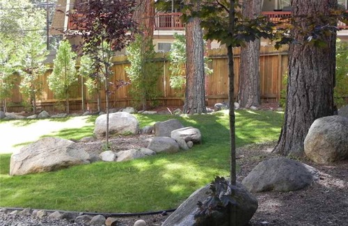 Incline Village Condo | Updated Condo Close To The Ski Resorts and Lake Tahoe