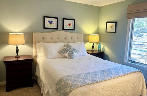 Grantham Condo | Updated Condo in Eastman!