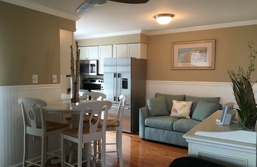 Bethany Beach Condo | Updated condo on the boardwalk in Bethany Beach with ocean view.