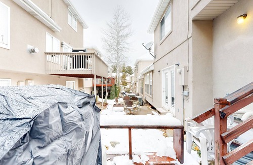 Cottonwood Heights House | Updated Condo w/Private Hot Tub, Mountain Views, & Gas Grill - Close to Skiing