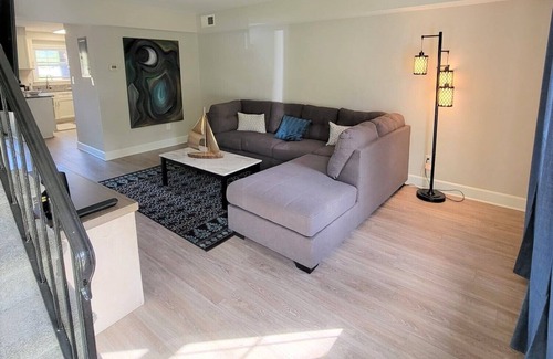 Southwest Raleigh Condo | Updated Condo w/Full Kitchen near NC State
