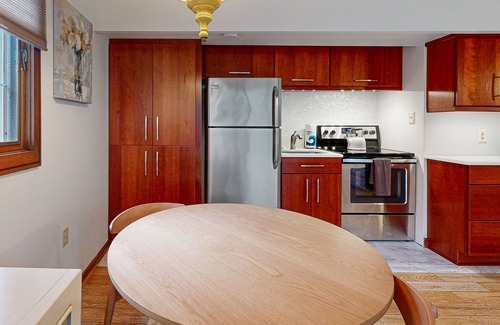 West Beach Village Condo | Updated Condo with shared tennis, close to Freshfields Village and beach